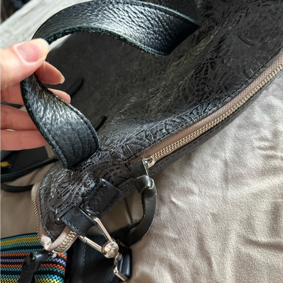 Elegant Gray Embossed Tote Bag - Picture 3 of 14